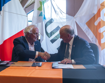 Signature d’une entente de collaboration entre UNI et le CCNB