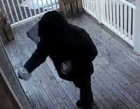 Chaleur : la GRC sollicite l’aide du public en lien avec des vols avec effraction